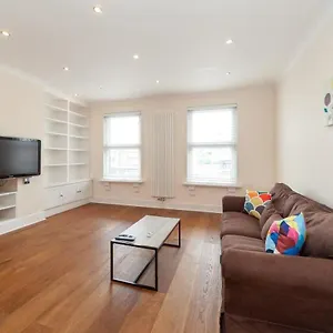 spacious-2-bedroom-maisonette-in-stratford.brighton-hotels-england.com/