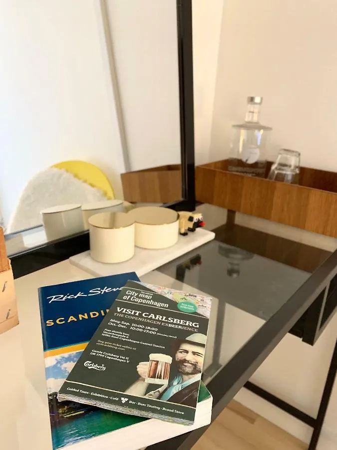 Homestay Cute Pug Guest Room Copenhagen Denmark